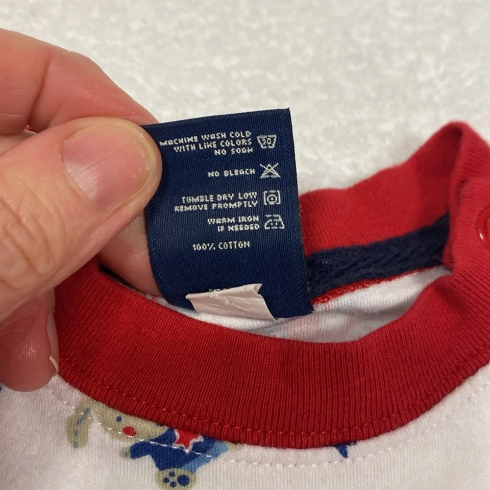 OshKosh B'gosh Baby Bodysuit Red White blue fire truck stars dog 12m
